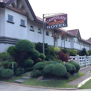 Chocolate And Berries Hotel
